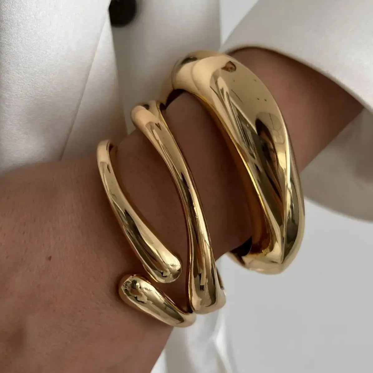 Hip Hop Metal Cuff Bangles Punk Gold Spring Bracelet For Women Jewelry
