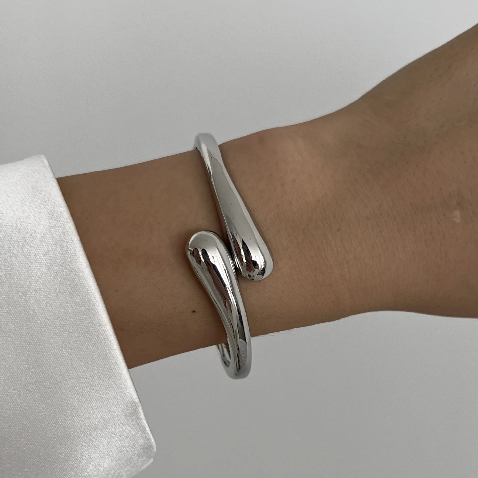 Hip Hop Metal Cuff Bangles Punk Gold Spring Bracelet For Women Jewelry