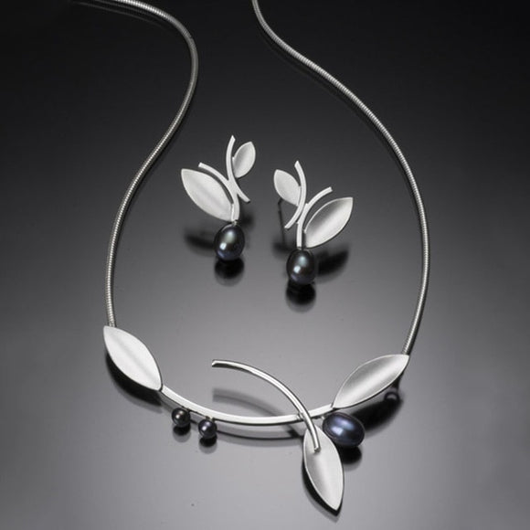 Gray Leaf Flower Jewelry Set Silver Choker Necklace Dangle Earrings