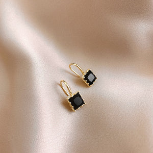 Classic Black White Small Earrings Luxury Jewelry For Woman