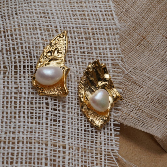 Unique Retro Pearl Stud Earrings for Women Party Wedding Jewelry